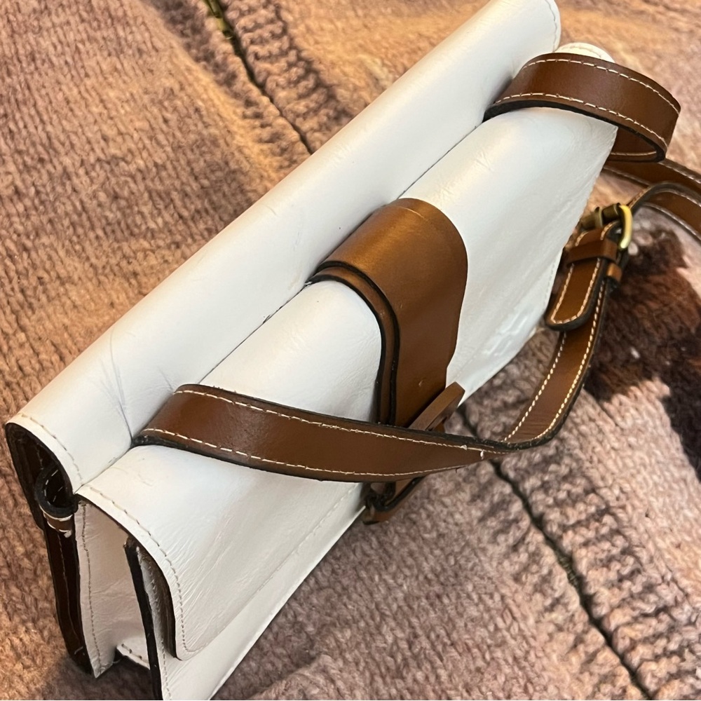 Patricia Nash TAURIANA White/Tan Leather Crossbody Organizer Purse - Picture 13 of 15